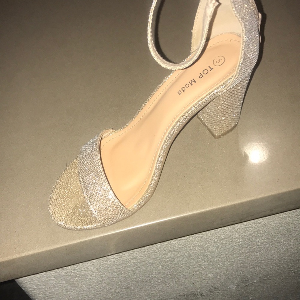 heels - Picture 2 of 4